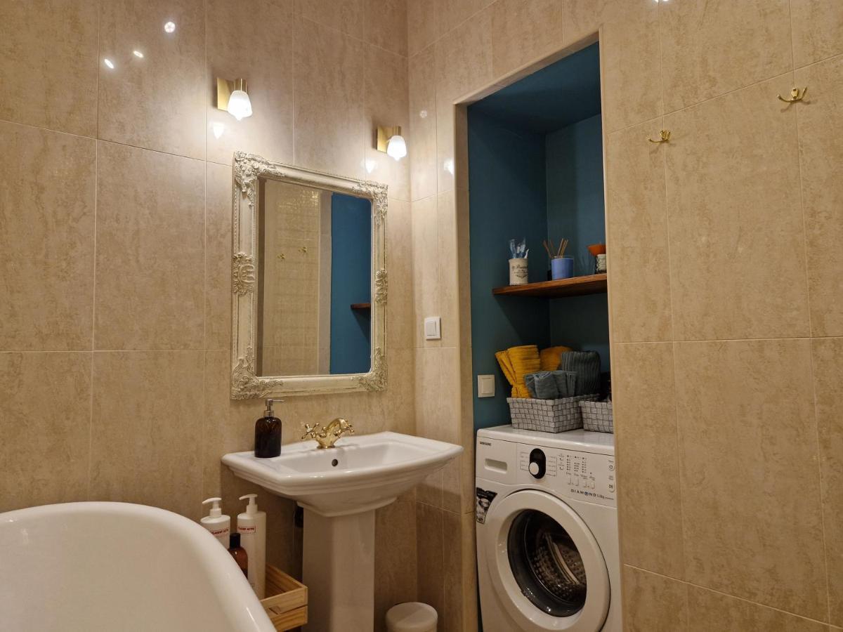 Lovely Apartment In Tallinn Old Town Eksteriør billede